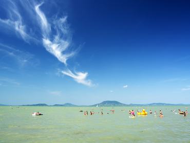 Balatoni strand Balatonfenyvesnél