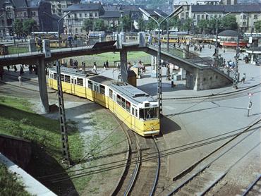 A Széll Kálmán (Moszkva) tér a Várfok utcától nézve 1966-ban