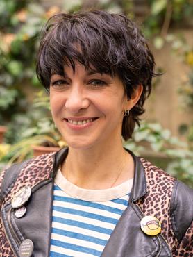 mosolygós portré Török-Illyés Orsolya színésznőről